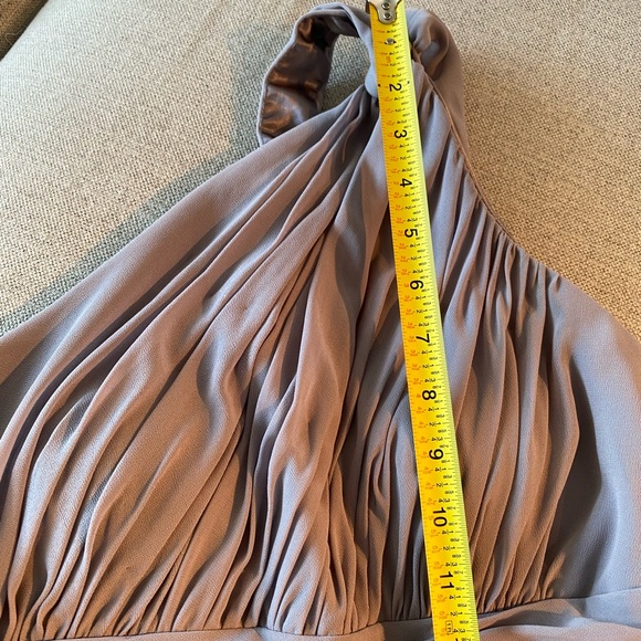 Donna Morgan cocktail dress size 6 in silver/grey. Over one shoulder. Lined. - Picture 4 of 8